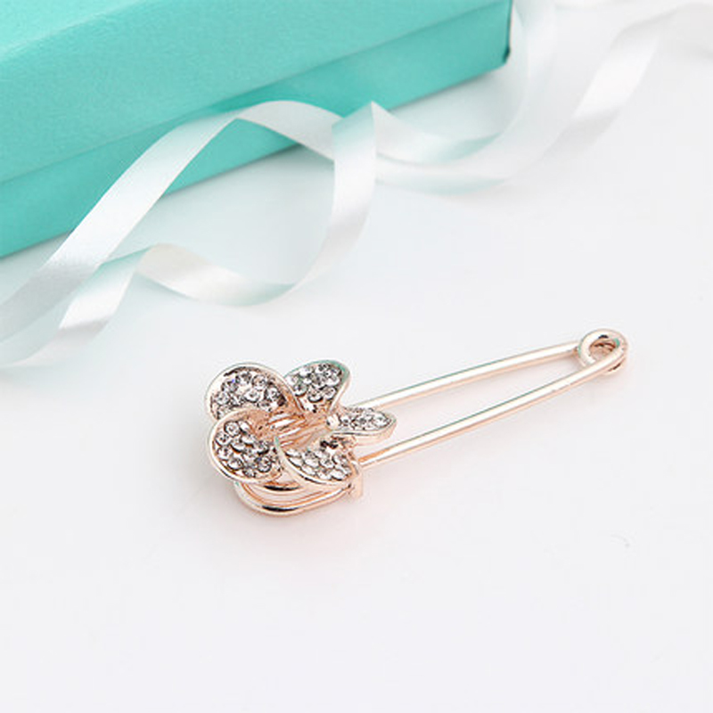 Ghim cài áo đính đá phong cách hàn quốc