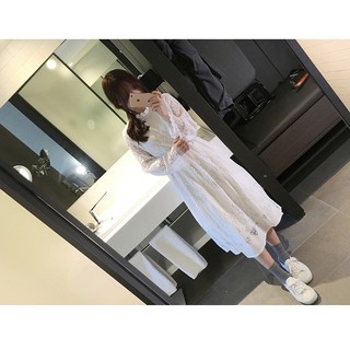 Set váy trắng áo gile len (có sẵn)