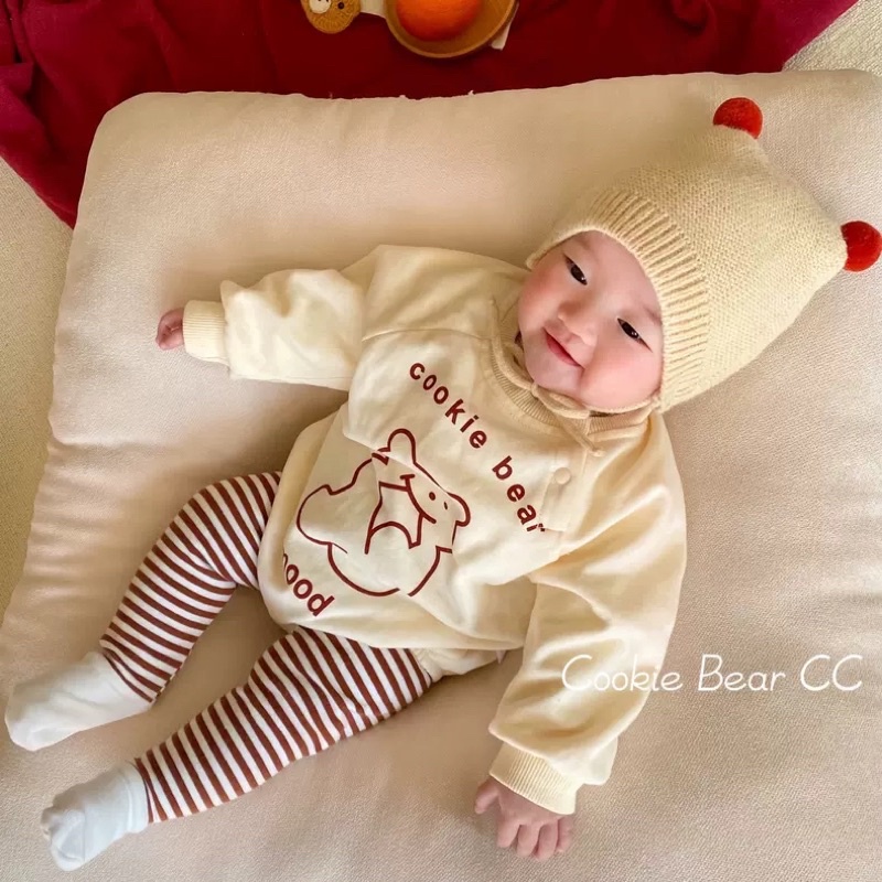 Body dài tay kèm quần tất cho bé