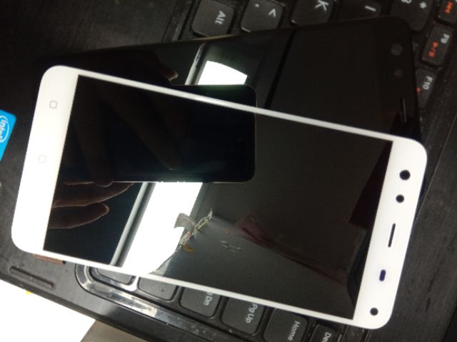 [Mã 2611DIENTU500K hoàn 7% đơn 300K] Bộ màn hình mobiistar ZUMBO S2 DUAL (có 2 camera trước) | BigBuy360 - bigbuy360.vn