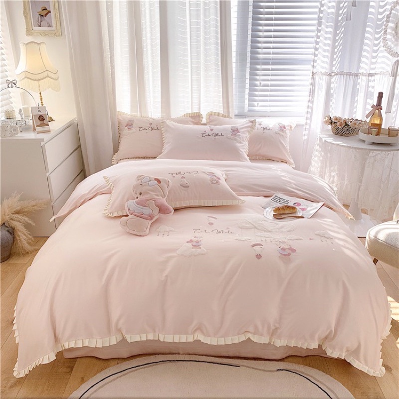 Set chăn ga lụa80s thêu hình gấu tone hồng nghộ nghĩng đáng yêu cho bé 🐻