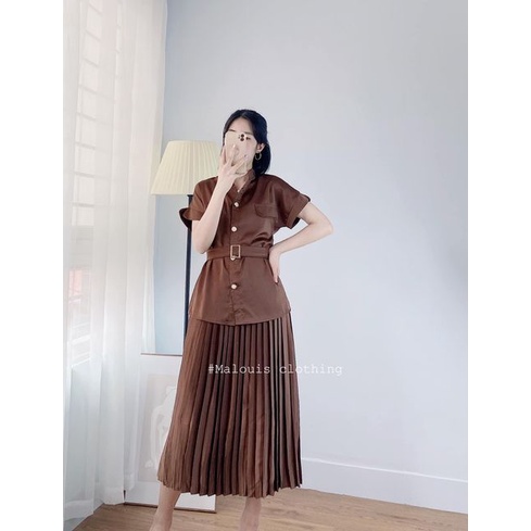 Set váy cổ đúc ngắn tay màu nâu vintage cổ đúc, chân váy dập ly - V67