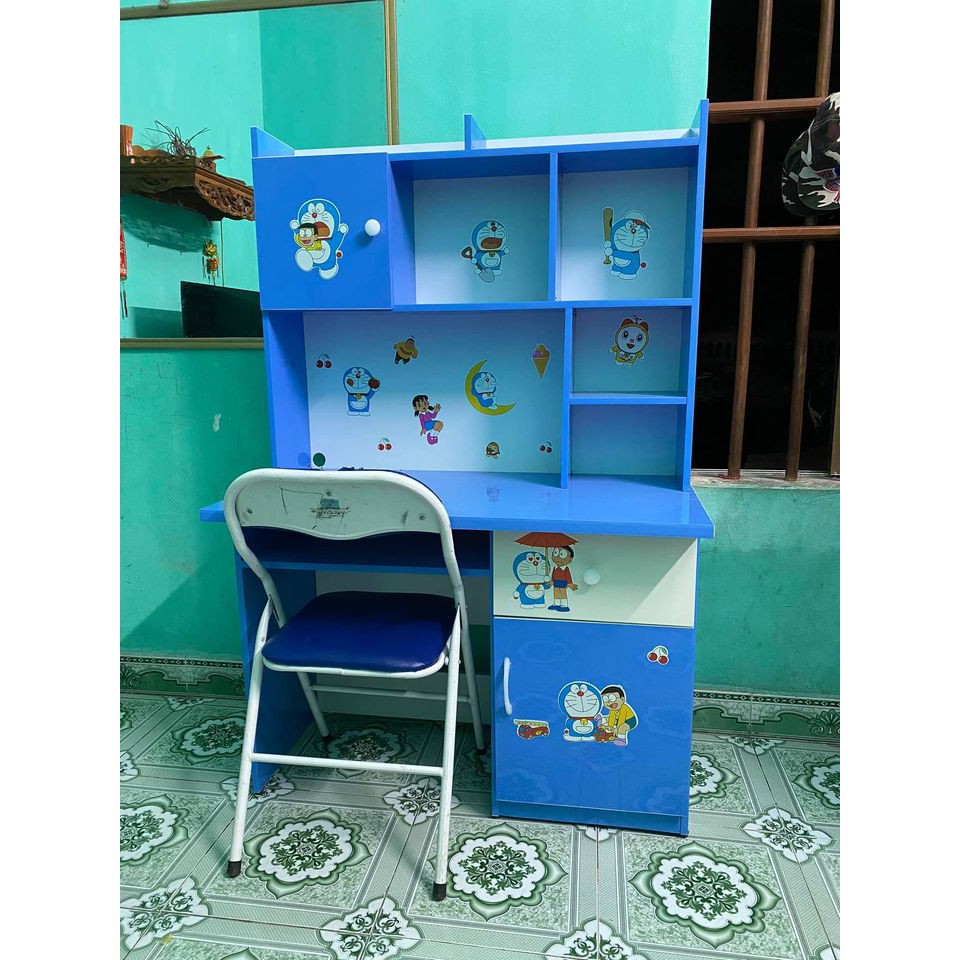 Bàn học nhựa Đài Loan cho bé trai bé gái có giá sách [FREESHIP] màu Trắng hồng xanh dương vân gỗ óc chó vân gỗ