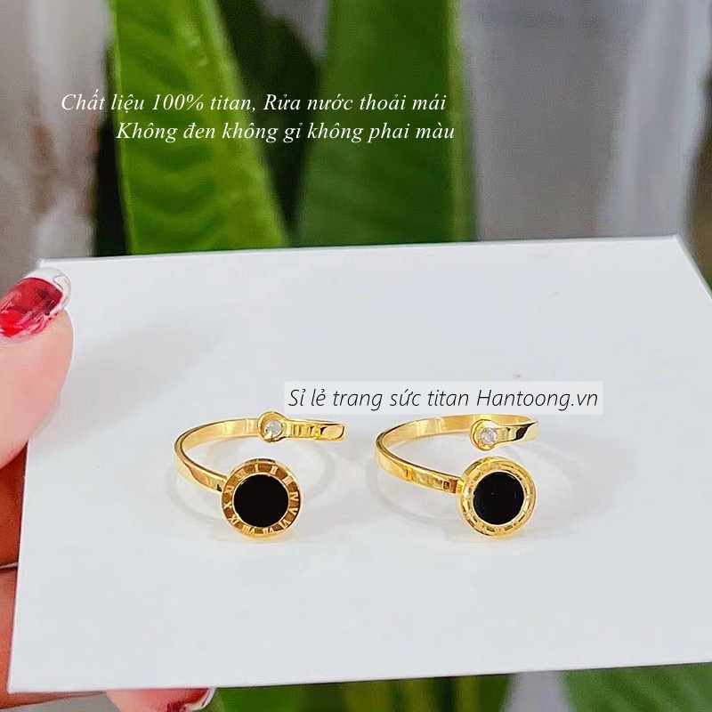 Nhẫn titan nữ không gỉ thiết kế mặt đen tròn khắc số la mã thời trang thanh nhã