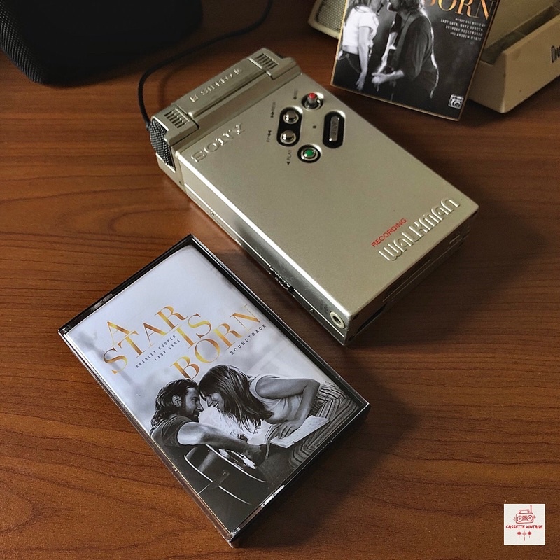 Cassette A Star Is Born Màu Đen Ánh Vàng Mới