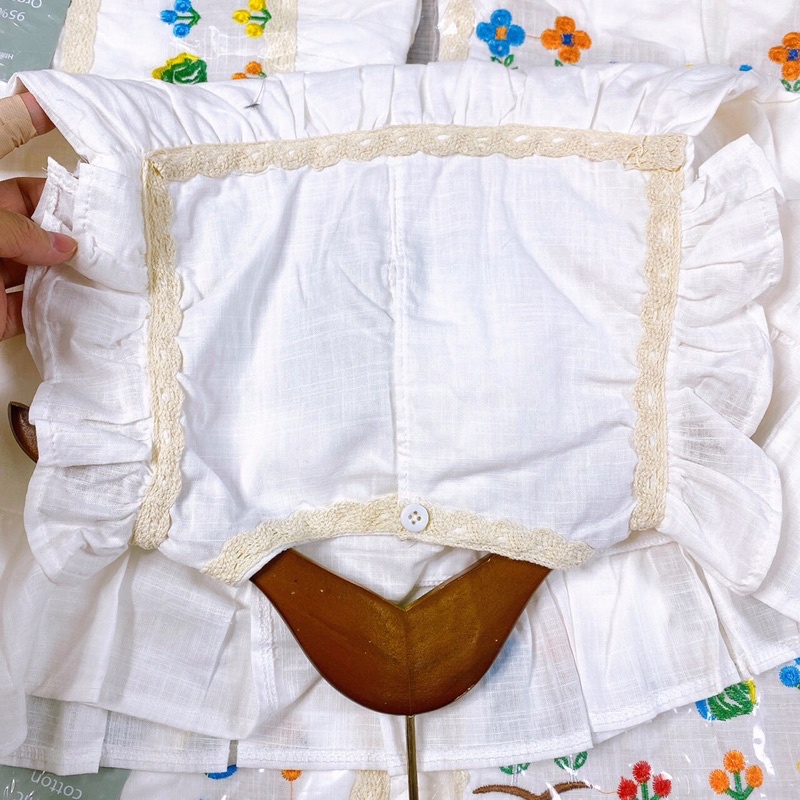 Đầm baby doll trắng thêu bé 8-25kg