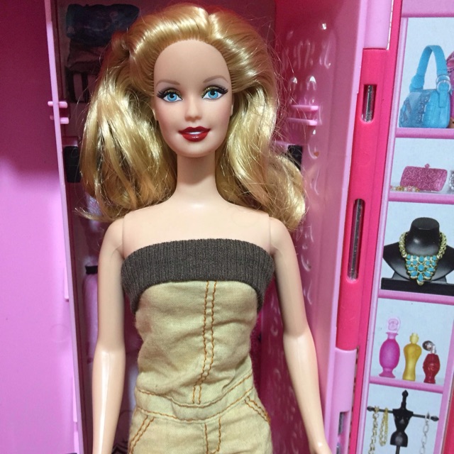 Búp bê barbie