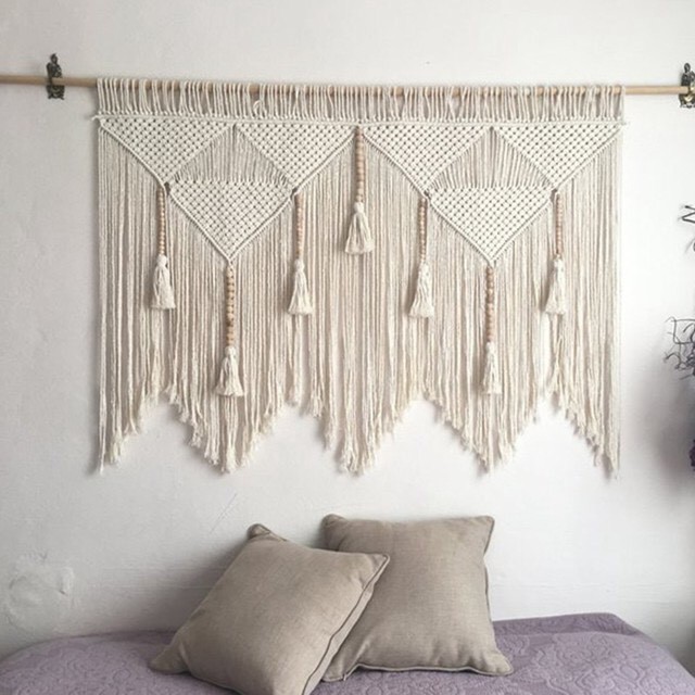 Mành treo Macrame tam giác phối hạt gỗ mộc