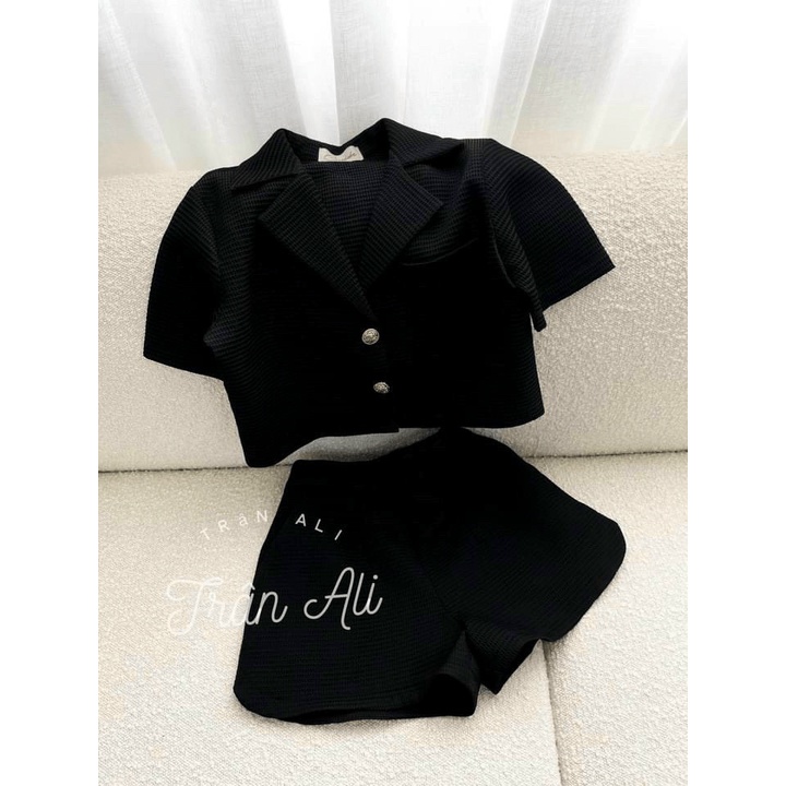 Set vest nữ kèm chân váy vạt chéo thiết kế trẻ trung