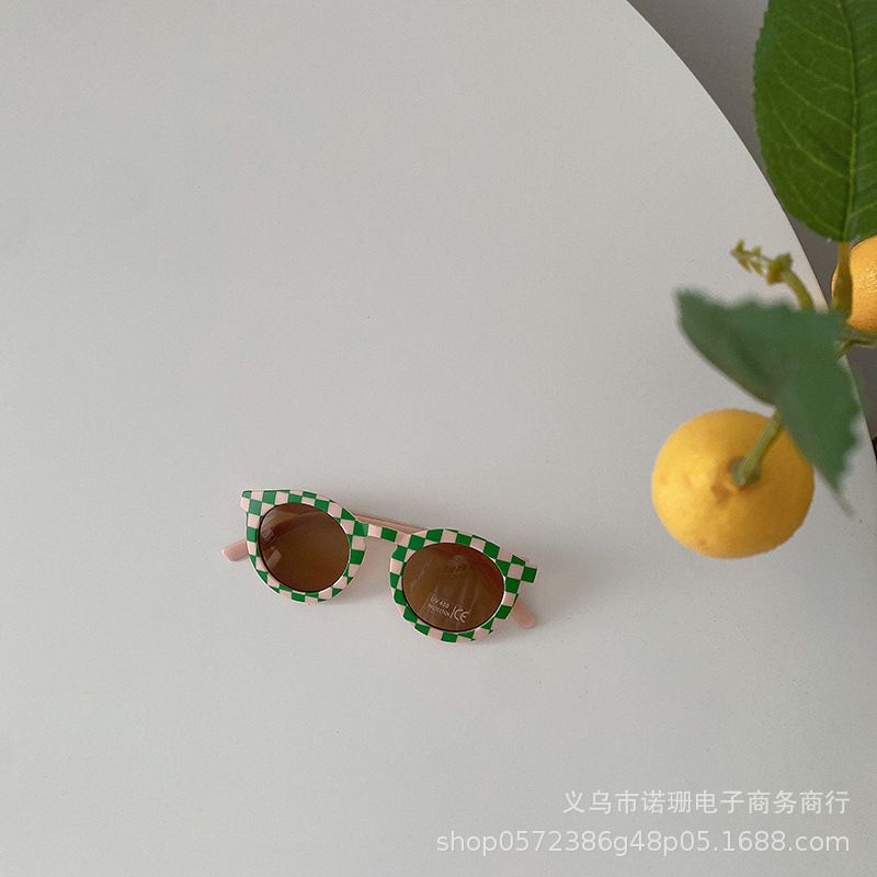 KM4- Kính mắt họa tiết kẻ cho bé