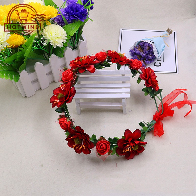 Vòng hoa đội đầu cô dâu xinh xắn