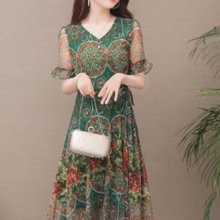Đầm xòe cổ V họa tiết
