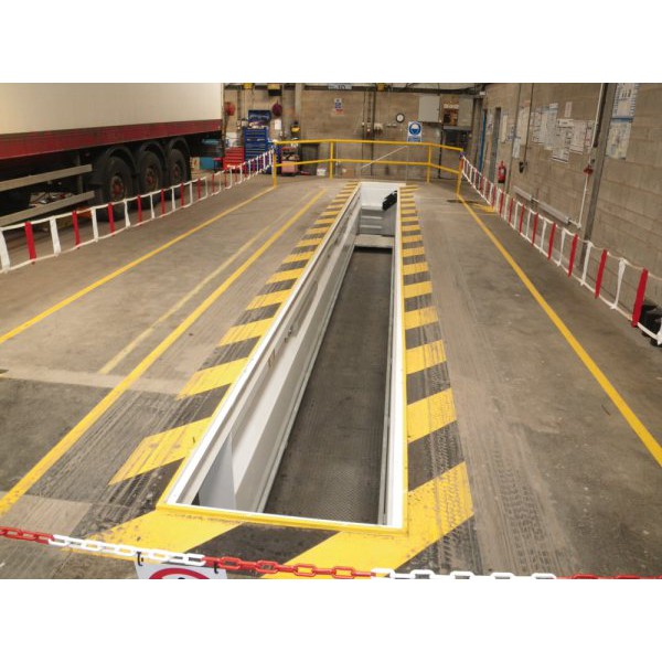 Băng keo dán nền sọc đen vàng 3M 766