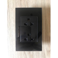 Ổ cắm đôi âm tường mặt full kính cường lực, Ổ cắm tuya