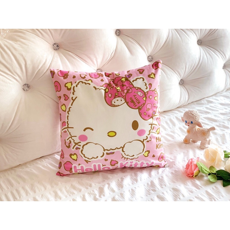 Gối 45*45cm HelloKitty Doreamon