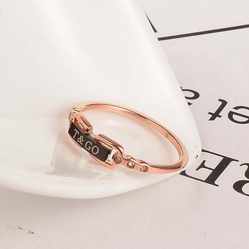 Nhẫn Mạ Vàng Hồng 18k Đính Kim Cương Giả Sang Trọng | Nhẫn Thiết Kế Chữ Cái Cho Nữ | Trang Sức Bằng Thép Không Gỉ Chống Thấm Nước Không Phai Màu Không Dị