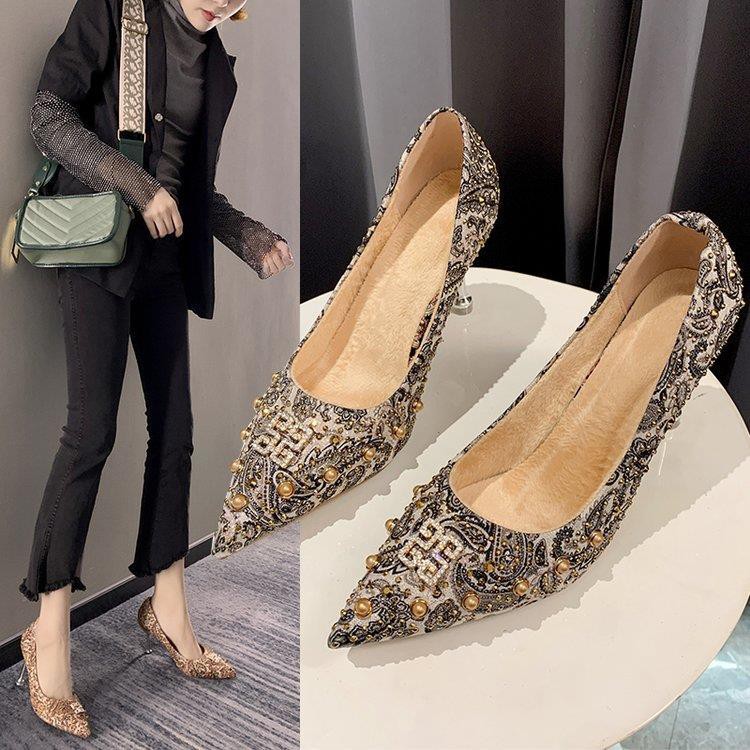 Giày cao gót họa tiết thêu phong cách Trung Hoa thời trang mùa đông cho nữ 2023