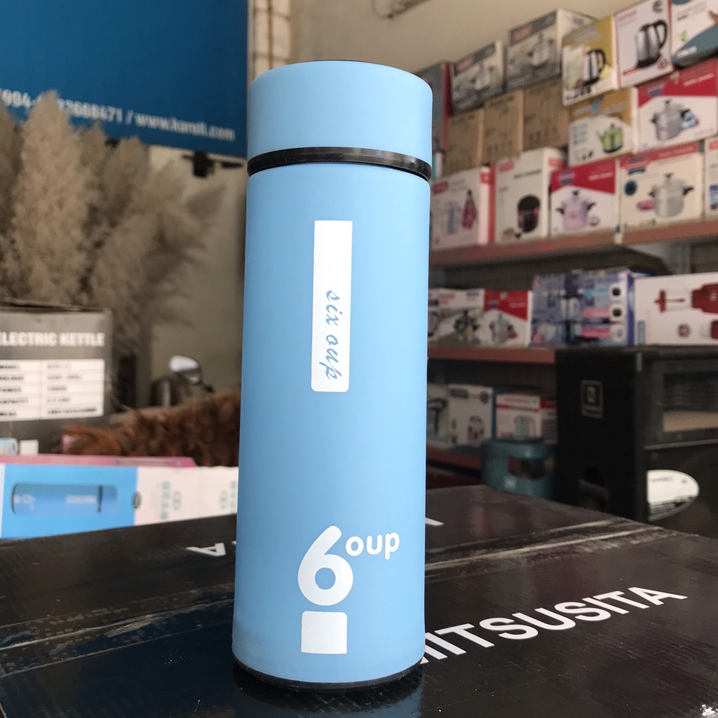 Bình nước thủy tinh vỏ nhựa cực xinh, năp xoáy có gioăng chống tràn 350ml