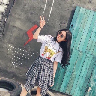 Chân váy kẻ kèm quần bên trong