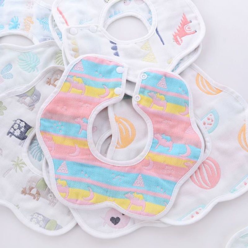 Yếm tròn đeo cổ hình hoa thấm dãi ăn dặm giữ ấm vải xô 6 lớp dệt 2 mặt xoay 360 độ 2 nấc cúc bấm cho bé