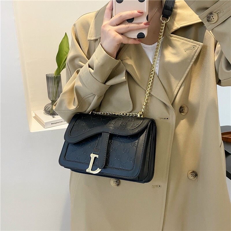 Túi Xách Nữ Đeo Chéo Thời Trang HAMA-NHC06 Khóa Chữ D