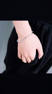 TINY HEART BRACELET