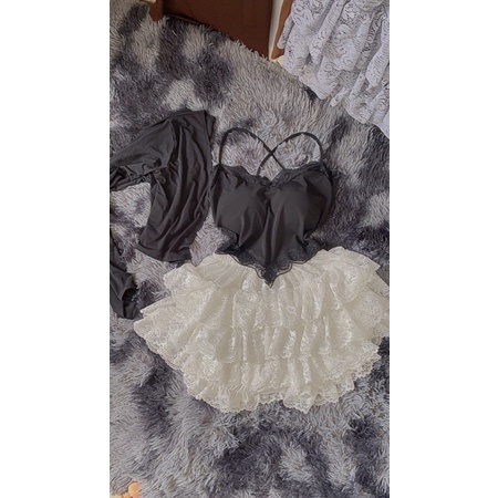 Set áo ren + chân váy tầng ren