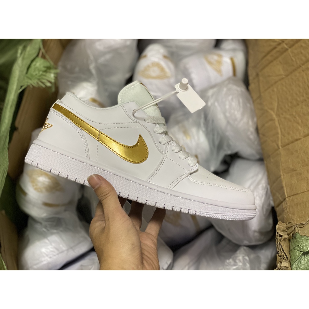 Giày Sneaker Jordan 1 Low Cổ Thấp Trắng Vệt Vàng White Metallic Gold Cao Cấp Da Nhăn Fullbox Kèm Phụ Kiện | BigBuy360 - bigbuy360.vn