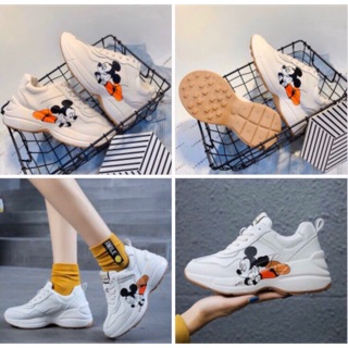 Giày thể thao hình mickey