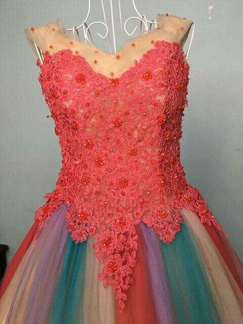 Thanh lý váy cưới xã kho