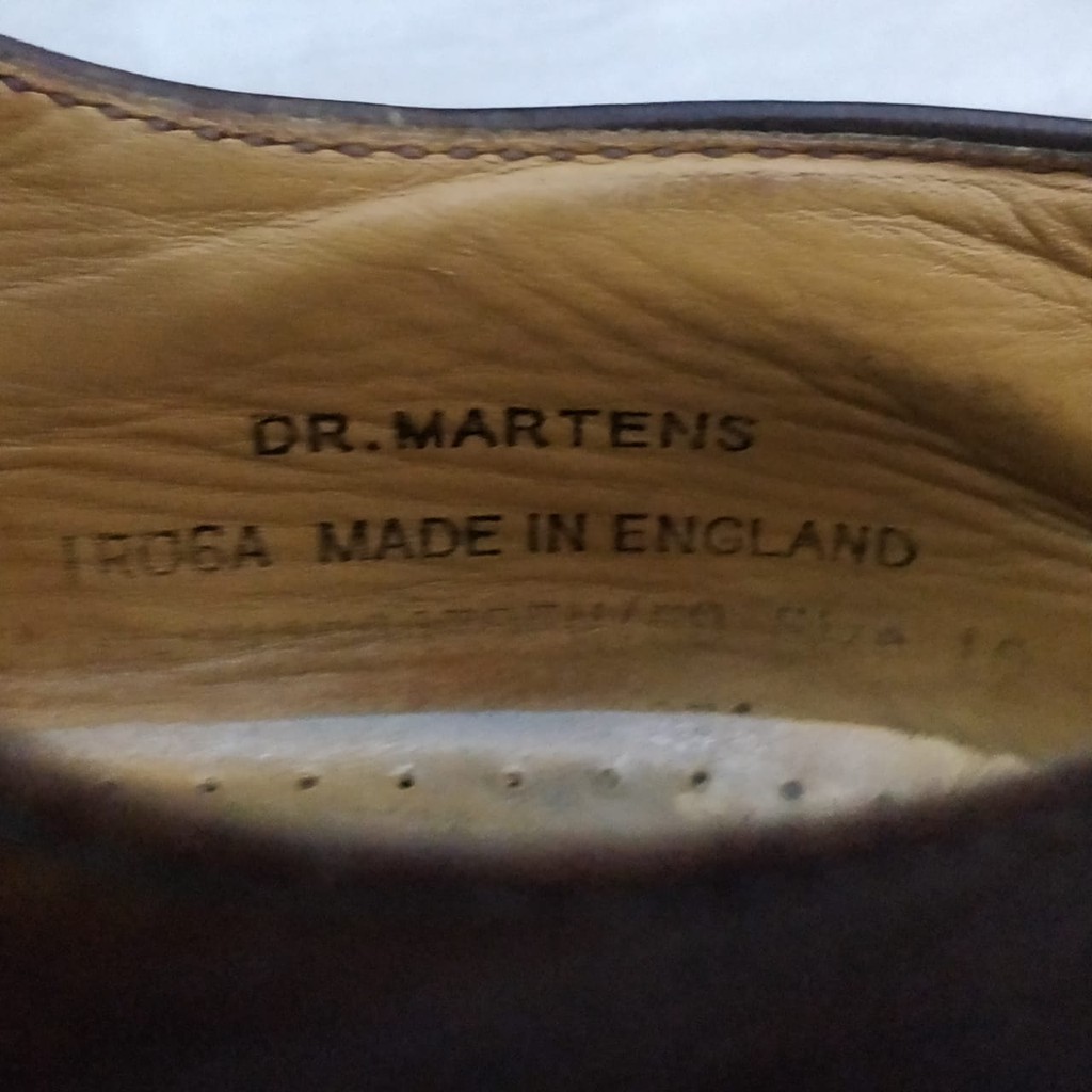 Giày Dr.Marten Nhập khẩu Da bò Anh.  Kích thước 42-43 . giá thanh lý. không áp dụng giảm giá thêm