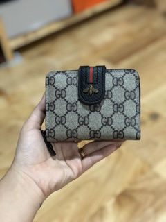 Ví gập cầm tay con ong