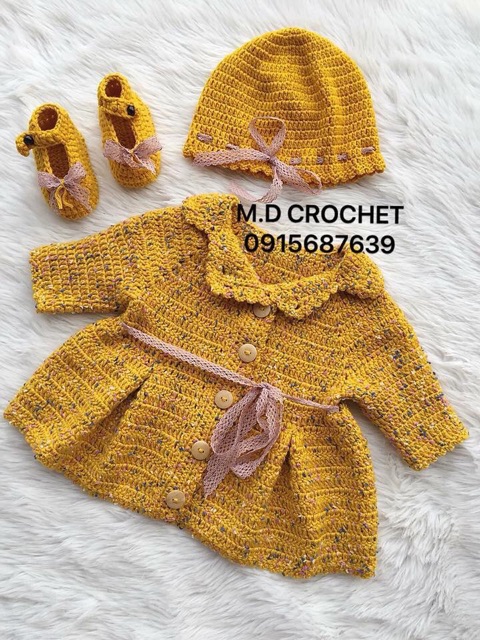 Khoác len cho bé gái handmade