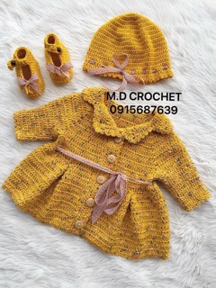 Khoác len cho bé gái handmade