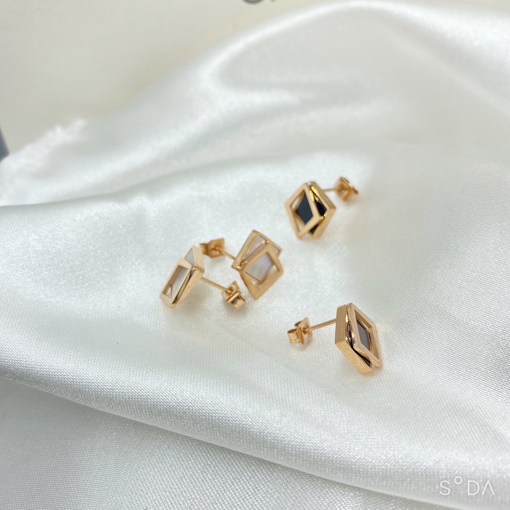 Bông tai nữ titan 2 màu - Cam kết không bay màu