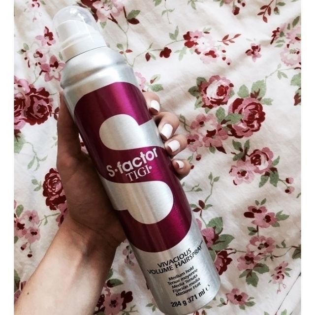 GÔM XỊT TẠO PHỒNG VÀ LÀM BÓNG TÓC TIGI S-FACTOR VOLUME HAIR SPRAY 285ML