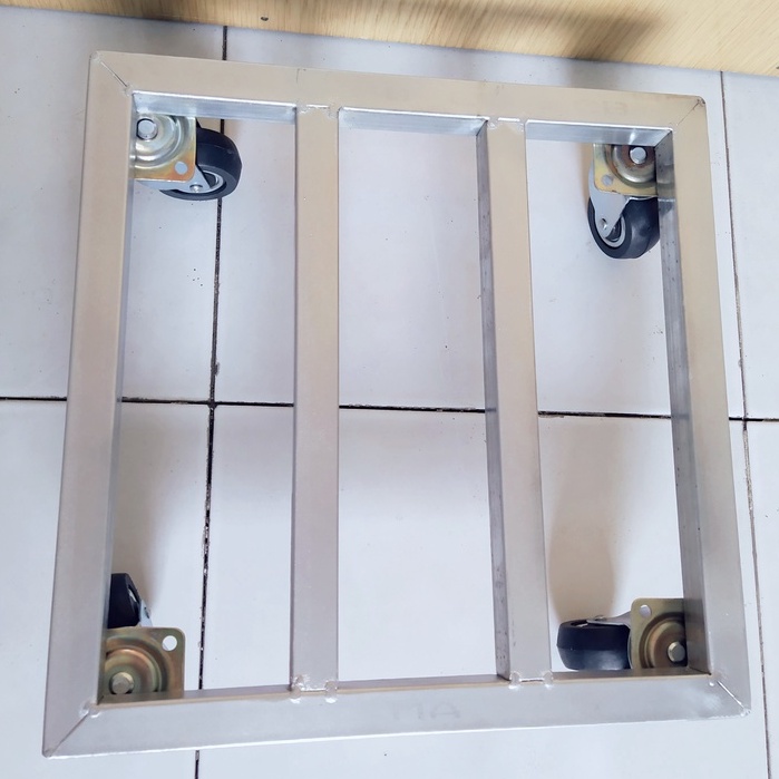 Đế Lót Chậu Trồng Cây Đa Năng 2 Kích Thước 30X30 và 40X40