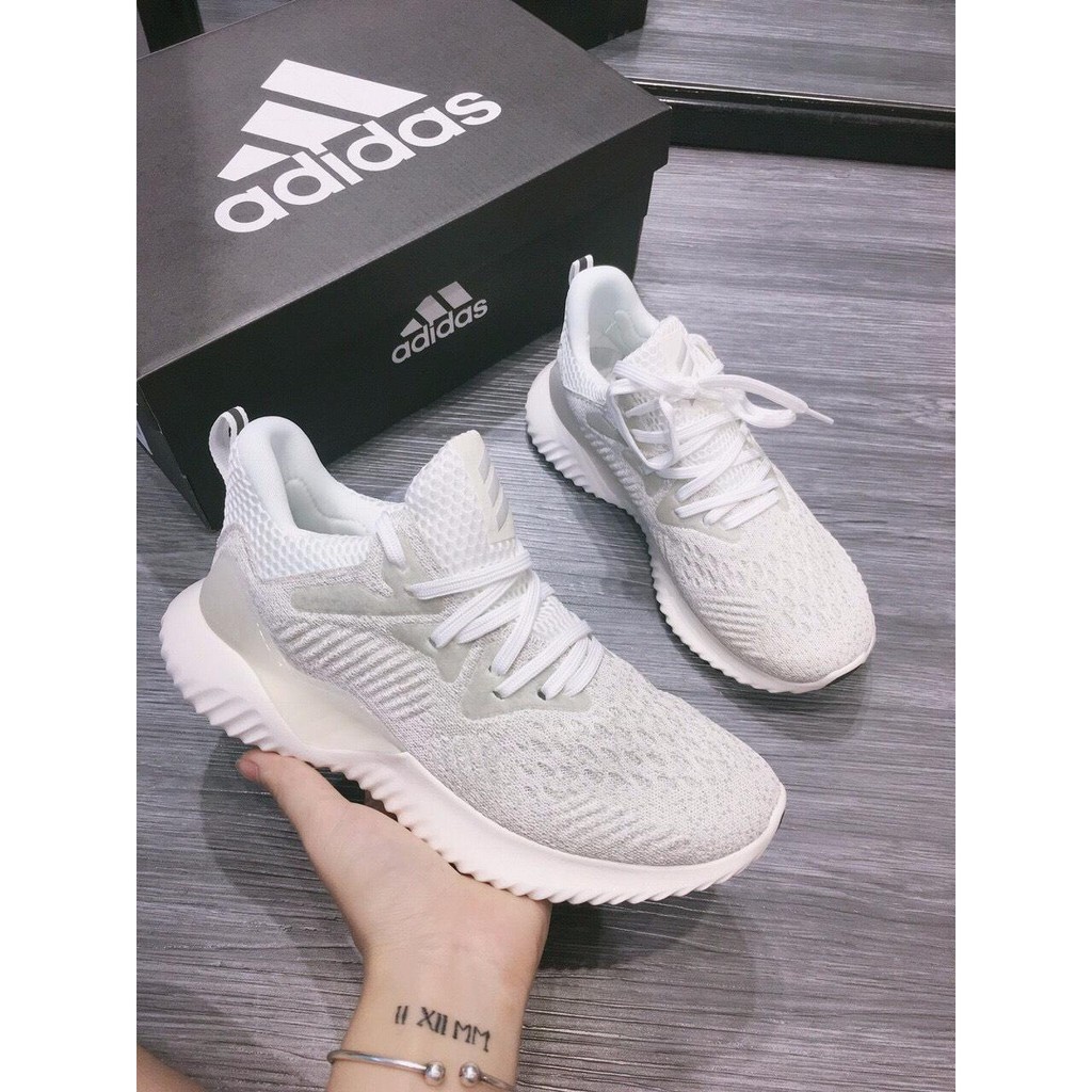 Tổng Xả Kho. Giày alphabounce trắng đốm NEW hot . NEW .