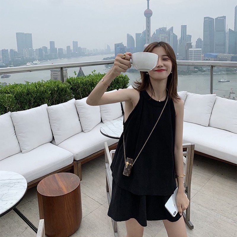Set đồ nữ SE019 áo cổ yếm khoét vai kết hợp quần sooc cạp cao có chun sau dễ điều chỉnh