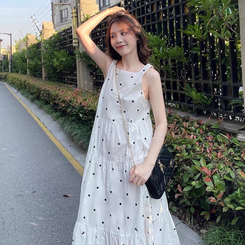 Đầm maxi trắng chấm bi đen