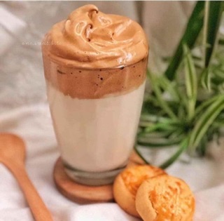 Máy đánh trứng cầm tay