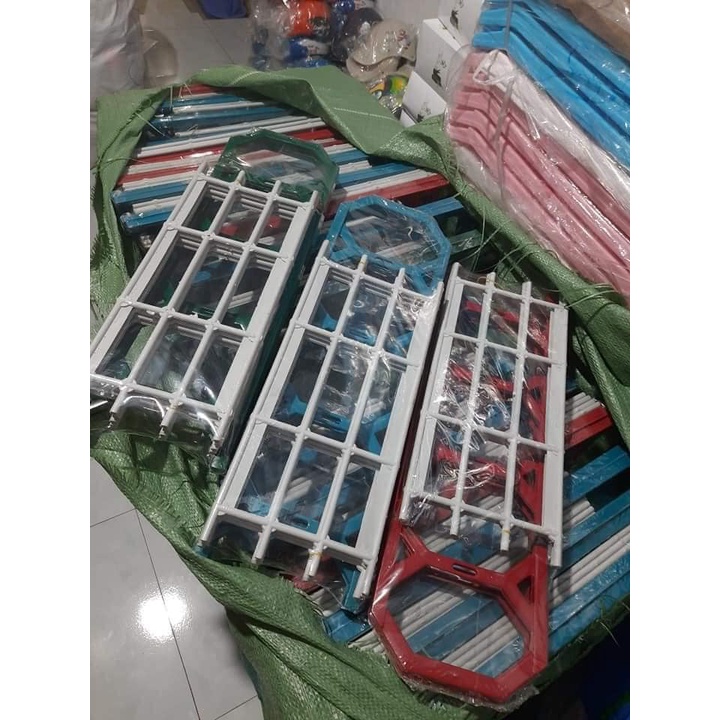 Kệ để giày dép bằng nhựa 4 tầng tiện ích ( màu ngẫu nhiên )