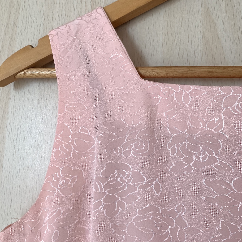 Đầm gấm hồng kiểu vintage No Brand