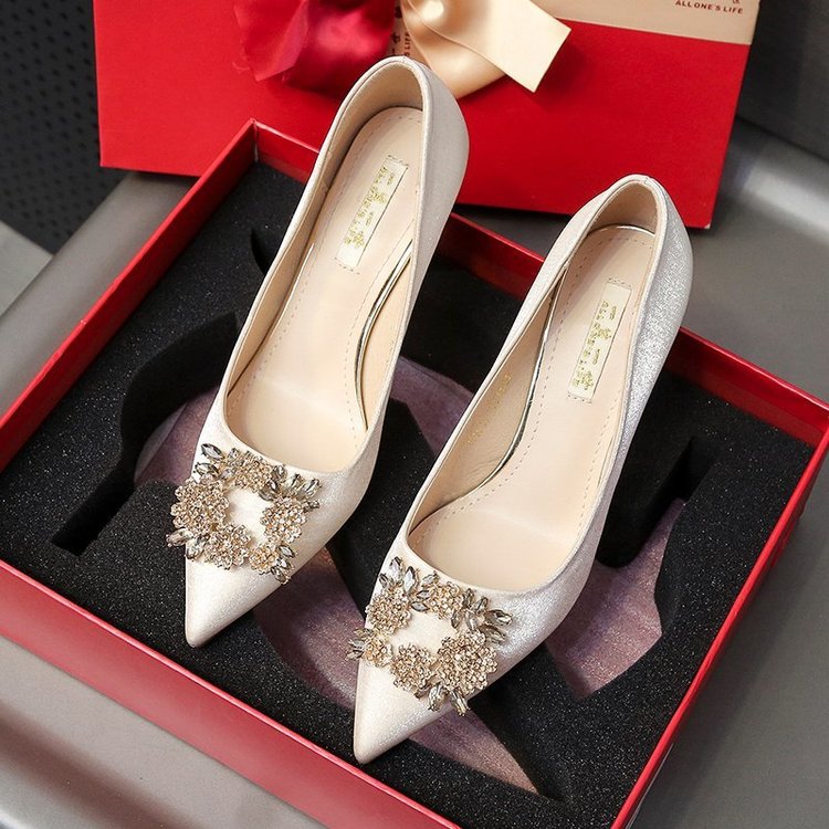 【Ready Stock】Bridal wedding shoes 2021 new pointed white rhinestone stiletto high heels 7 cm