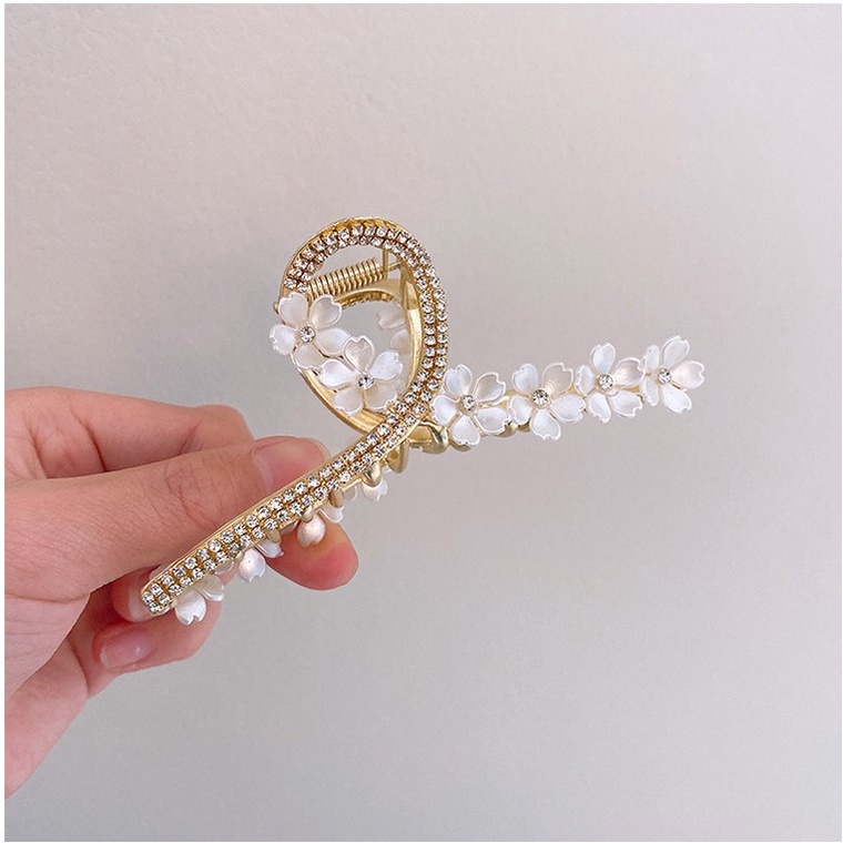 Kẹp tóc càng cua hoa trắng đính hạt châu lấp lánh sang trọng K44
