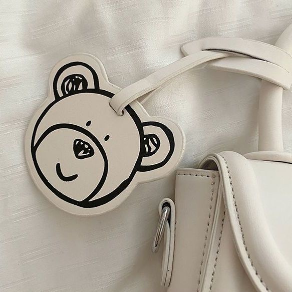 Túi đeo chéo màu trắng hình gấu siêu cute tặng kèm móc treo gấu