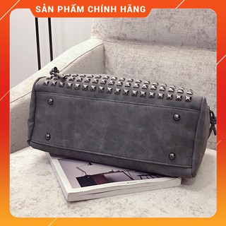Túi xách nữ cục bông 3936 chất da lộn đính đinh tán có dây đeo chéo