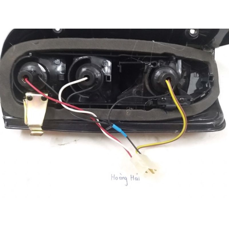 Đèn hậu Toyota Cá Mập  đời cũ