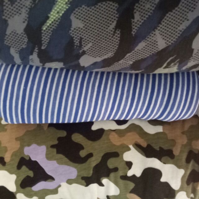 Cotton 2c hàng xuất dư. Khúc dài 2m trở lên .chất lượng mềm mại và mát thích hợp may đồ hè cho ca gia đình tha hồ mặc
