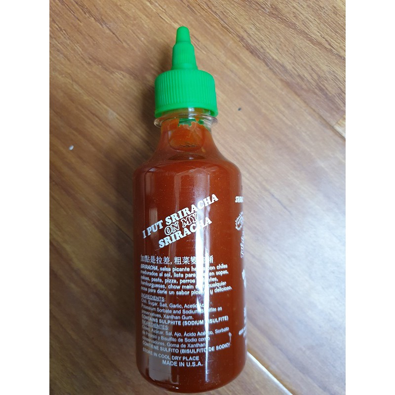 Tương ớt con gà Sriracha hot chili sauce 255g-266ML nhập khẩu Mỹ